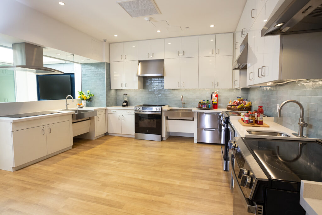 Family Kitchen - Dining Room