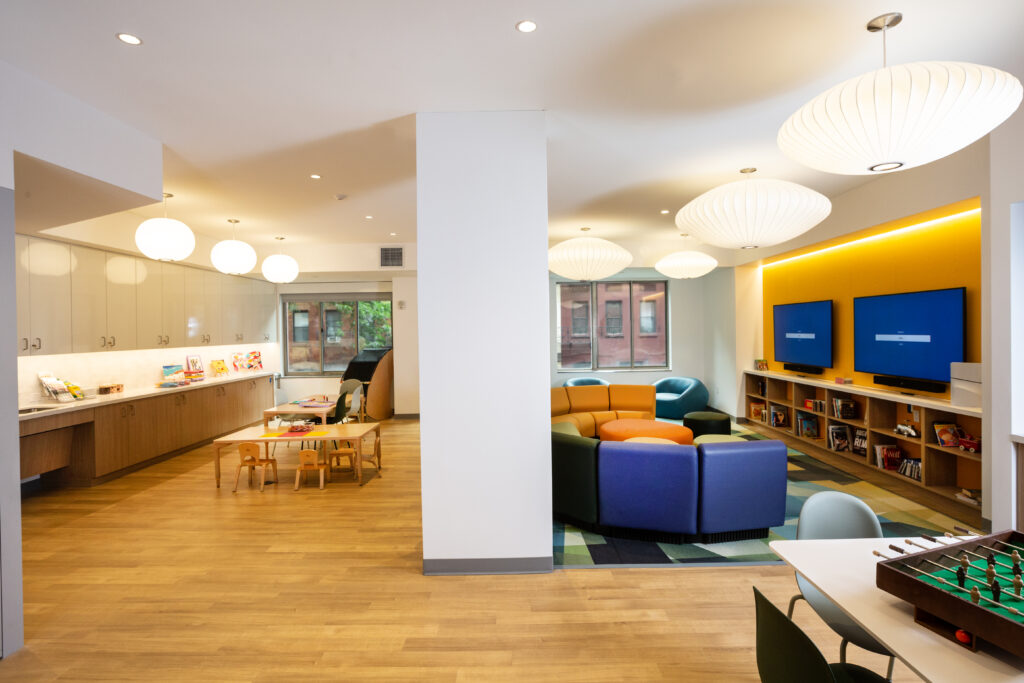 Hangout Hub & Play Space_2